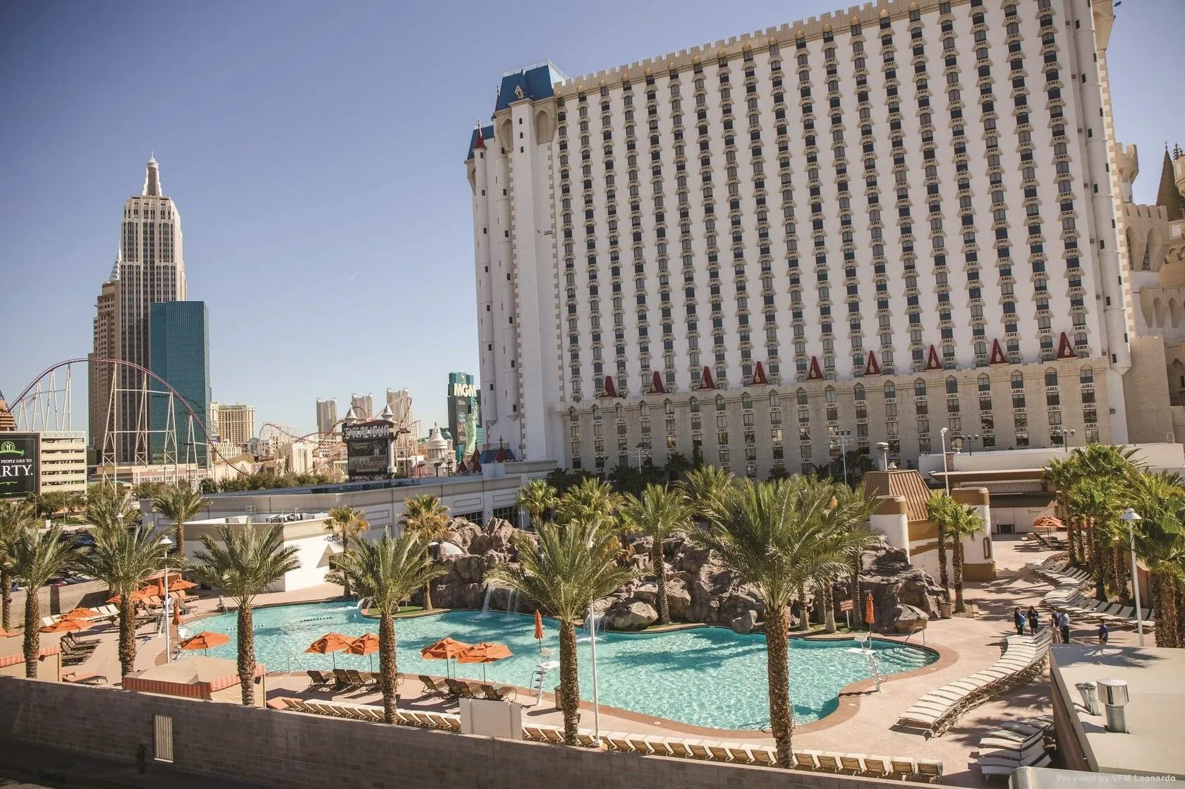 Casino table etiquette in an evening resort atmosphere